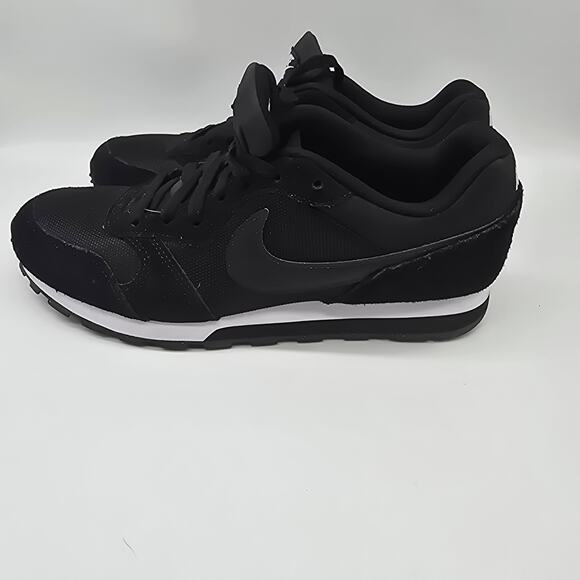 Nike MD Runner 2 Running Shoes Sneakers Athletic 749869-001 Black Size 9.5 - Picture 1 of 9
